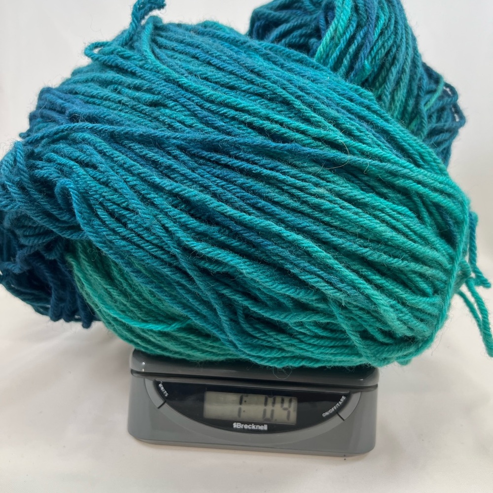 Hand dyed wool - Picture 2 of 5